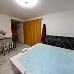 Apartman Hedonist Jacuzzi Free Parking