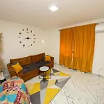 Hedonist Jacuzzi Free Parking *