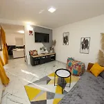 Hedonist Jacuzzi Free Parking Apartman *