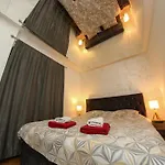 Hedonist Jacuzzi Free Parking *