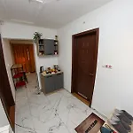 Hedonist Jacuzzi Free Parking *