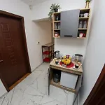 Hedonist Jacuzzi Free Parking *