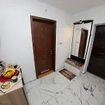 Hedonist Jacuzzi Free Parking *