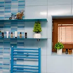 Hedonist Jacuzzi Free Parking *