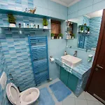 Hedonist Jacuzzi Free Parking *