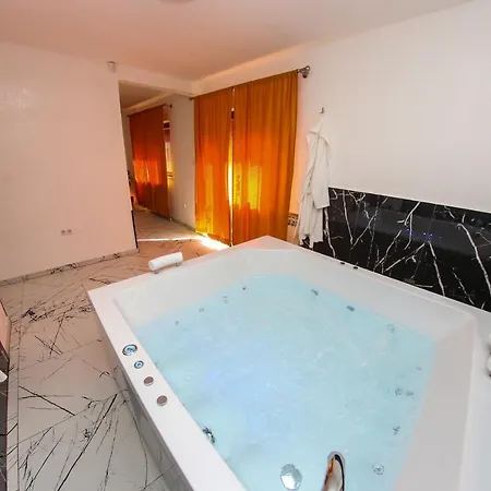 Hedonist Jacuzzi Sarajevo