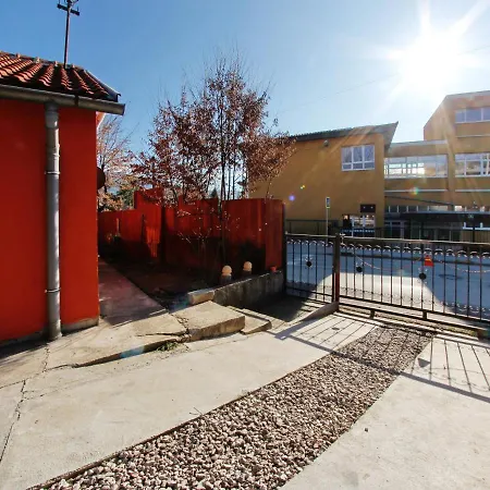 Hedonist Jacuzzi Free Parking *