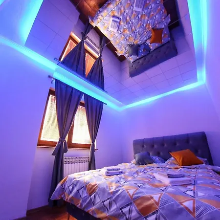 Apartment Hedonist Jacuzzi Free Parking *