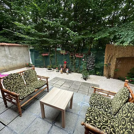 Apartment Hedonist Jacuzzi