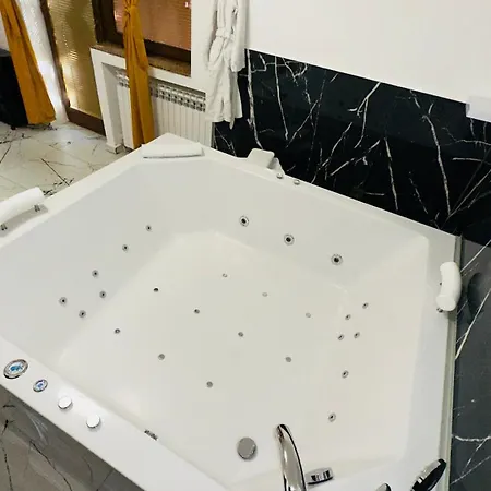 Apartment Hedonist Jacuzzi Sarajevo