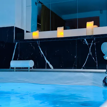 Hedonist Jacuzzi Centar Free Private Parking סראייבו