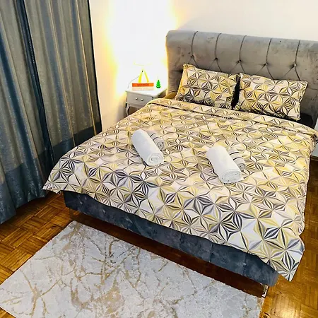 Apartment Hedonist Jacuzzi Free Parking