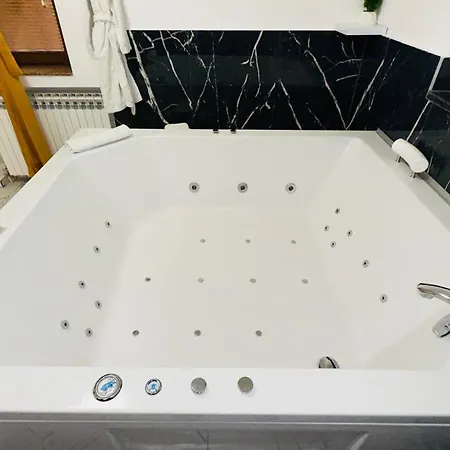 Hedonist Jacuzzi Free Parking Apartman Szarajevó
