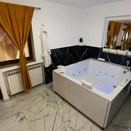 Hedonist Jacuzzi
