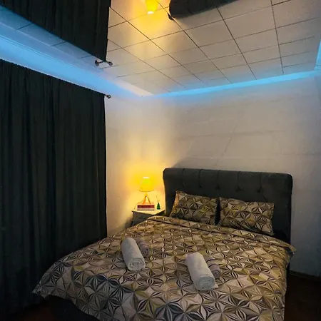 Apartment Hedonist Jacuzzi *
