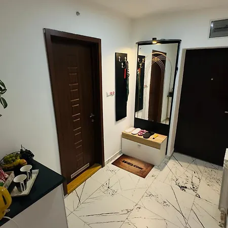 Hedonist Jacuzzi Free Parking *