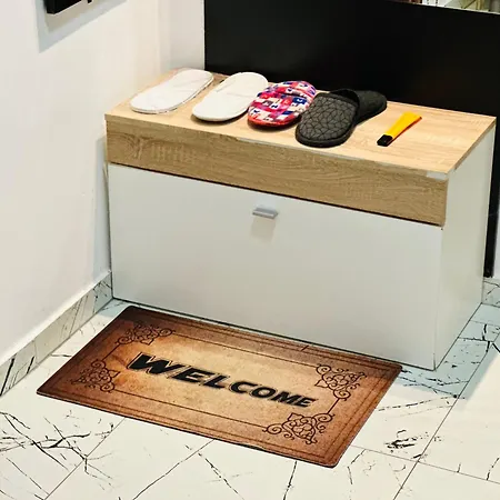 Hedonist Jacuzzi Free Parking *