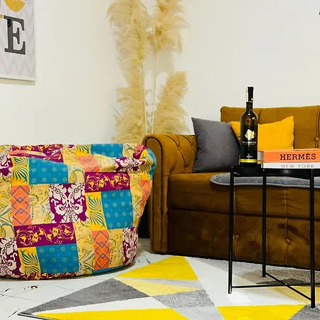 Hedonist Jacuzzi Free Parking