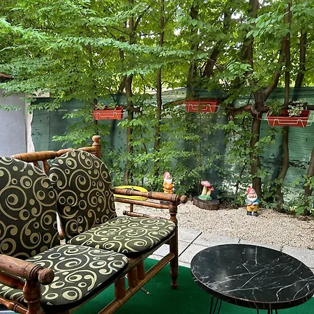 Hedonist Jacuzzi Free Parking