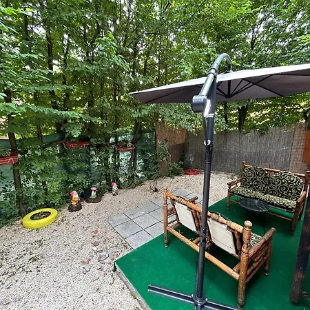 Hedonist Jacuzzi Free Parking Apartman *