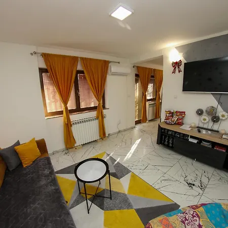 Hedonist Jacuzzi Centar Free Private Parking סראייבו