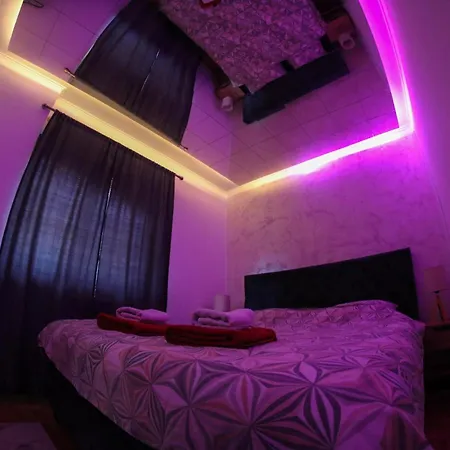 Hedonist Jacuzzi Centar Free Private Parking סראייבו