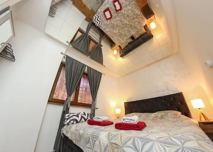 Hedonist Jacuzzi Free Parking דירה סראייבו