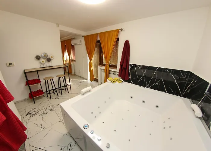 Hedonist Jacuzzi Free Parking דירה סראייבו