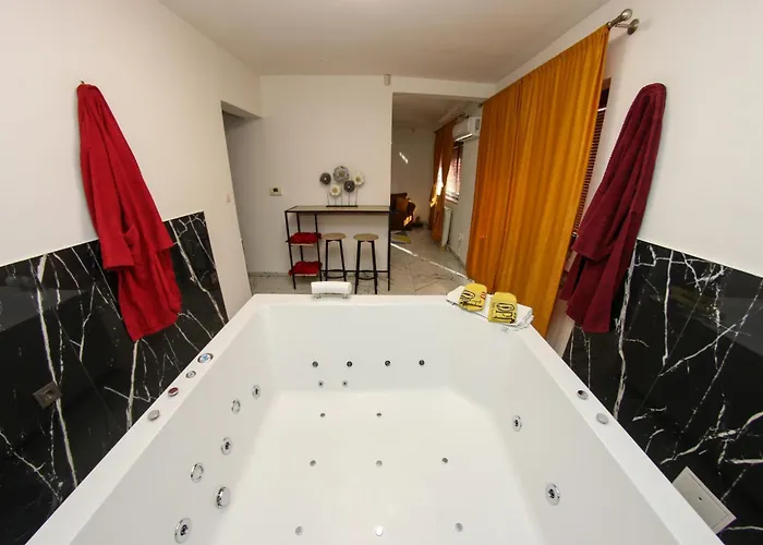 Hedonist Jacuzzi Free Parking * סראייבו