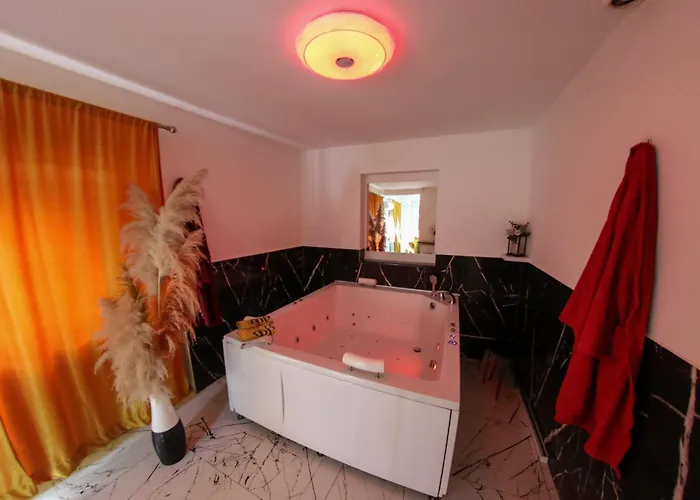 Hedonist Jacuzzi Free Parking