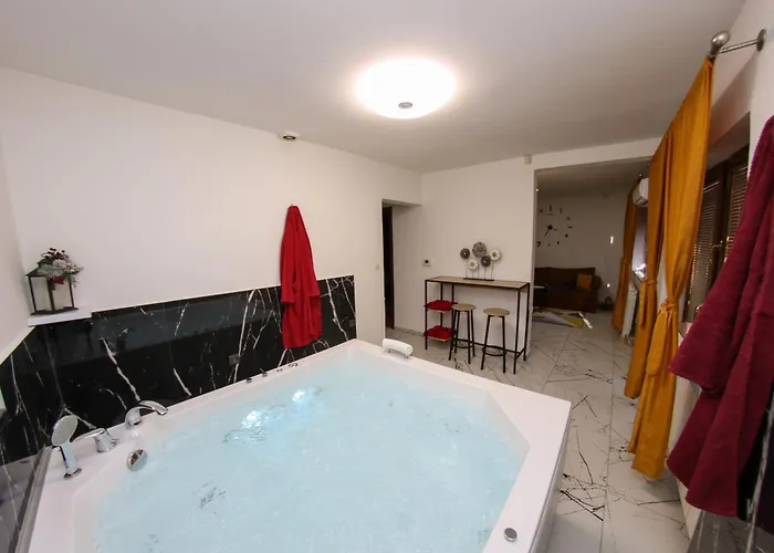 Hedonist Jacuzzi Free Parking * 塞拉耶佛