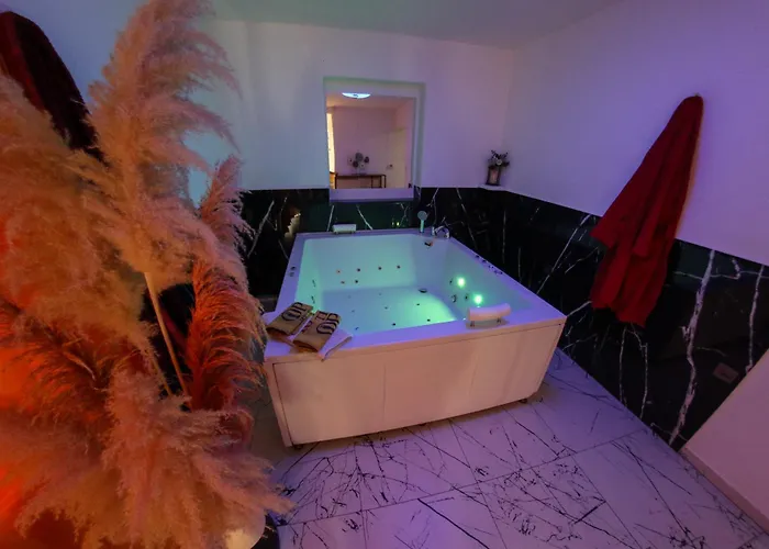 Hedonist Jacuzzi Free Parking سراييفو