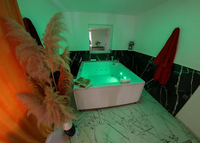 Hedonist Jacuzzi Free Parking * סראייבו