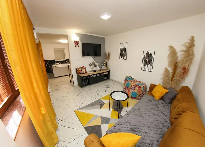 Hedonist Jacuzzi Free Parking