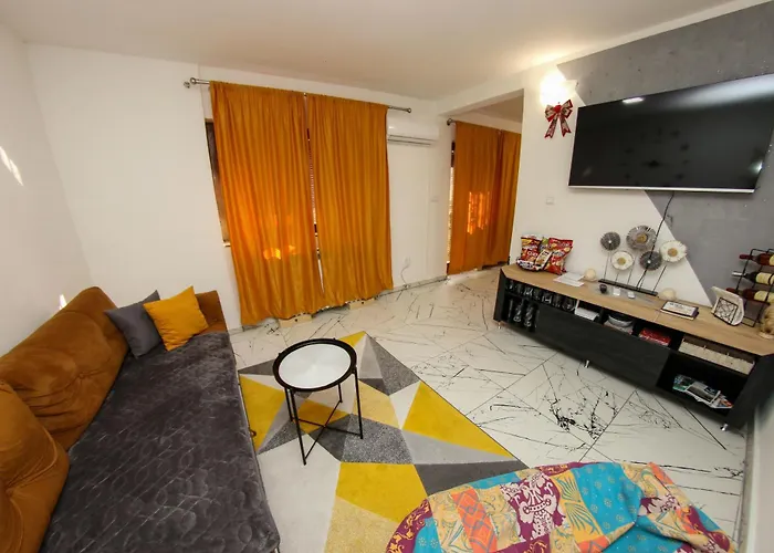 Hedonist Jacuzzi Free Parking דירה סראייבו