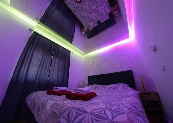 Hedonist Jacuzzi Free Parking