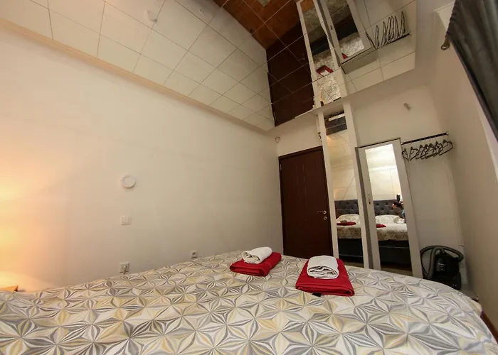 Hedonist Jacuzzi Free Parking