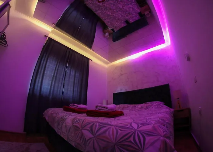 Hedonist Jacuzzi Free Parking סראייבו