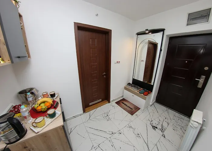 Hedonist Jacuzzi Free Parking *